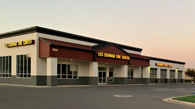 Les Schwab Tire Center
