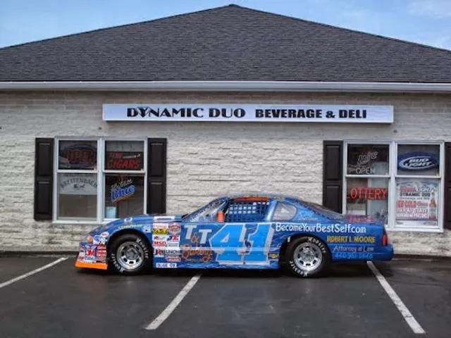 Dynamic Duo Beverage & Deli Pizza Shop