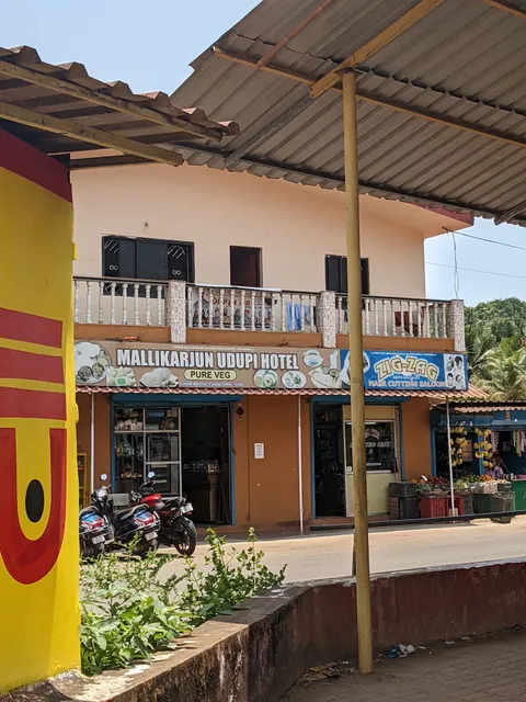 Hotel satyawati Udupi family restaurant