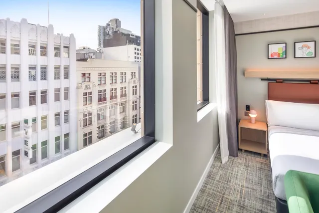 Holiday Inn Melbourne Bourke Street Mall by IHG