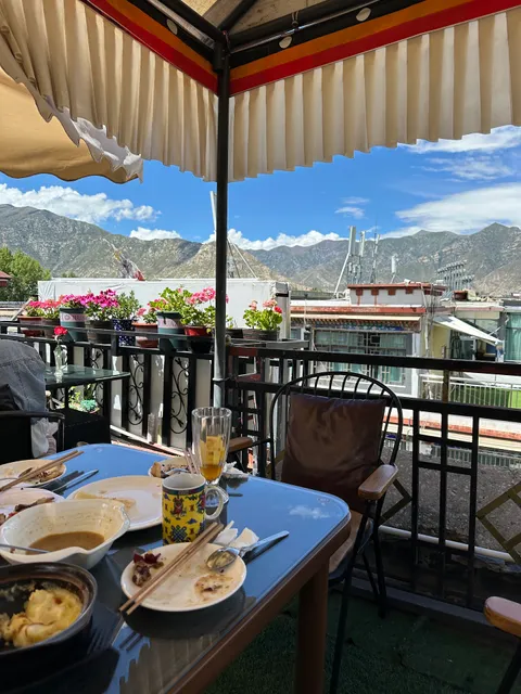 Tibetan Family Kitchen