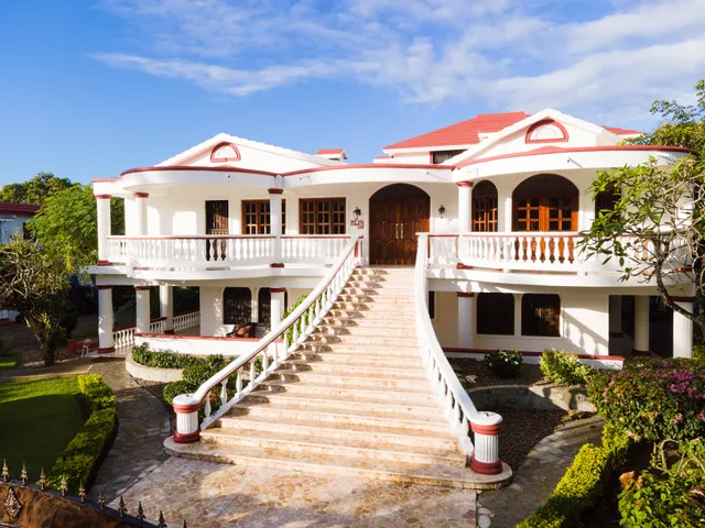 Carambola Surf House