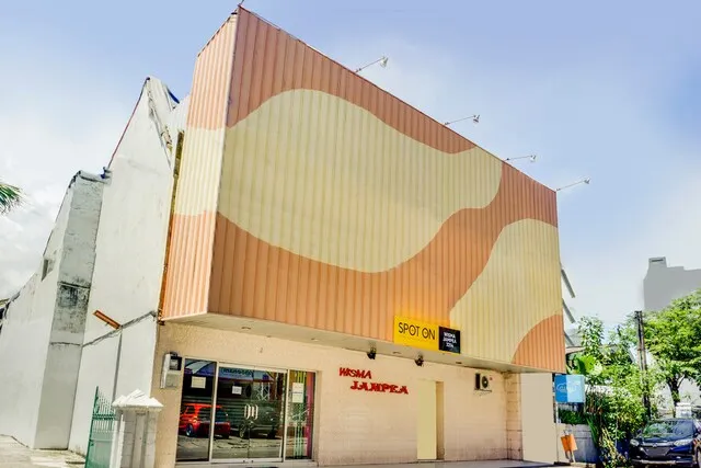 SPOT ON 2214 Wisma Jampea