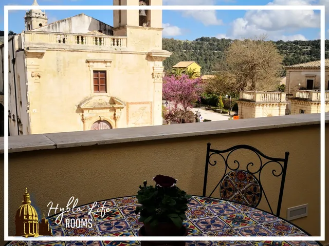 Hybla Life Rooms - Holiday House