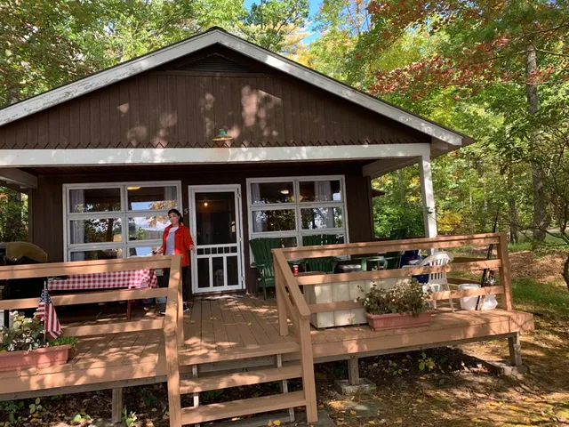 Martin's Lakefront Cottages