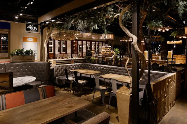 AW55 アトレ品川店