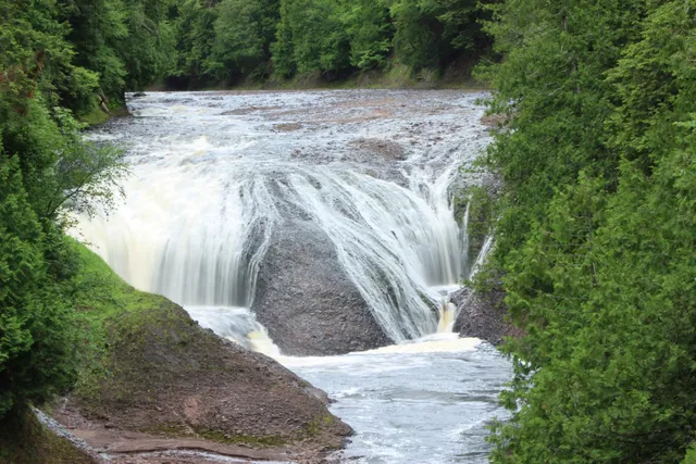 Great Conglomerate Falls