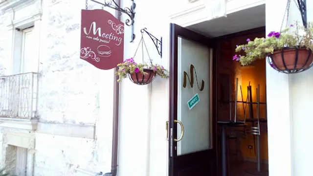 Meeting Pucceria Pizzeria Fast Food & Drink