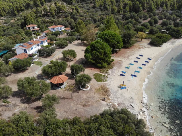 mikri elia beach