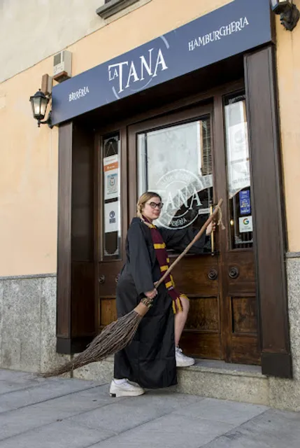 La Tana - Hamburgheria & Birreria | Cameri