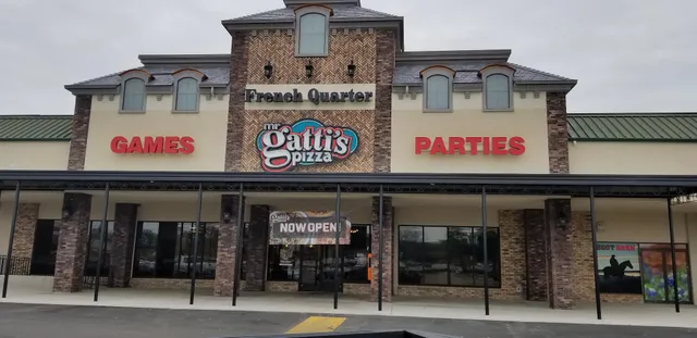 French Quarter Shopping Center