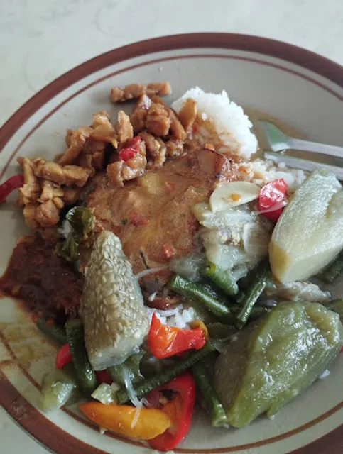Warung Ijo Patung Kuda