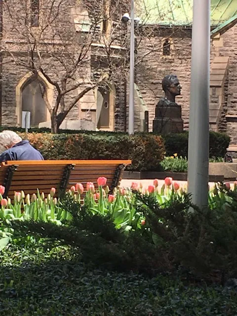 Olly Fresco's Promenades Cathedrale