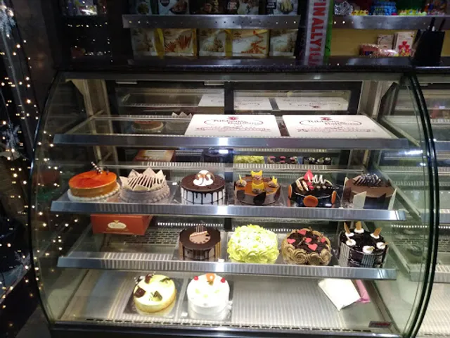 New Ribbons & Balloons The cake shop