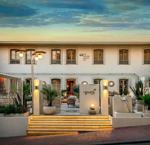 Ecole St. Pierre Hotel