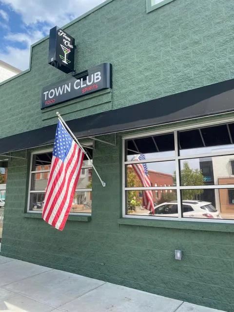 Town Club Elk Rapids