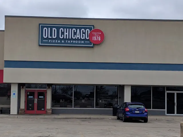 Old Chicago Pizza + Taproom