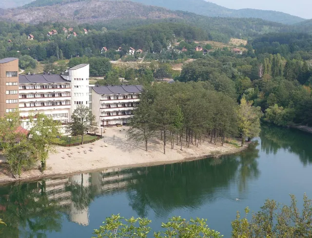 Hotel Jezero