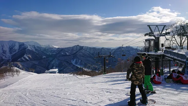 かぐら第5ロマンスリフト山頂駅