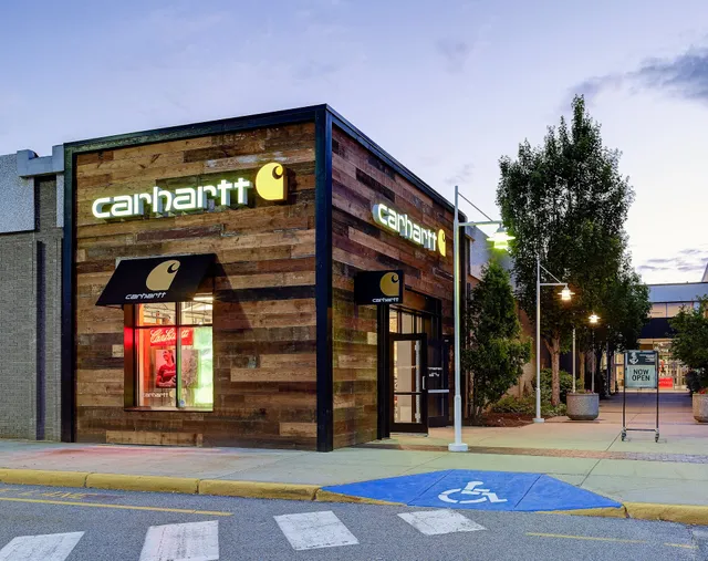 Carhartt - Maine Mall