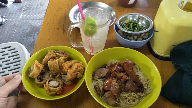 ဗိုလ်ချုပ်ဈေး အကျိ