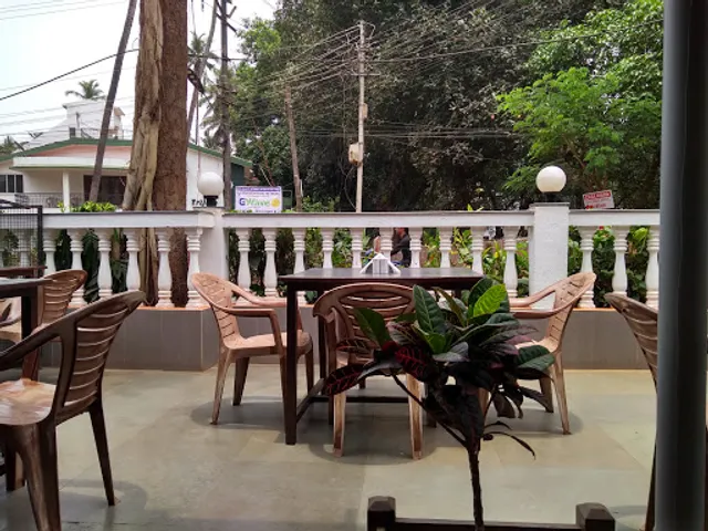 Tulips Friendly Bar 'N' Restaurant