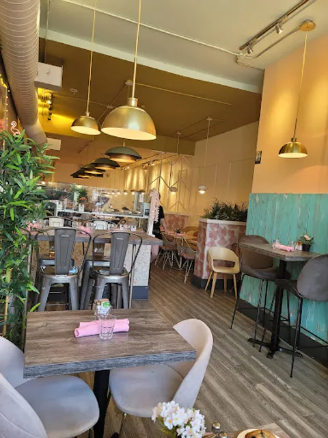 Almond Butterfly Bistro