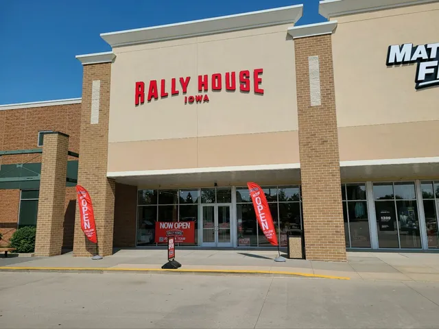 Rally House Plaza at Jordan Creek