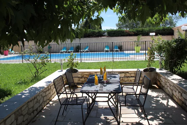 Logis Hotel Acotel Confort Avignon Nord