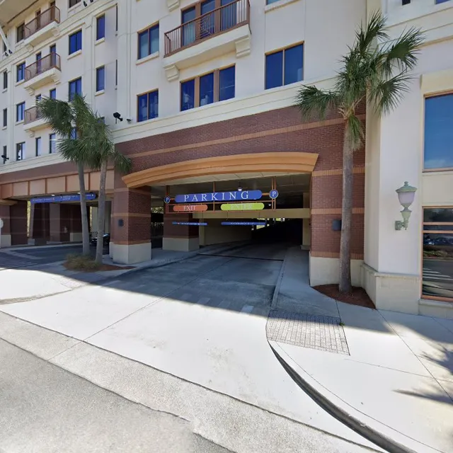 Destin Commons Parking Garage