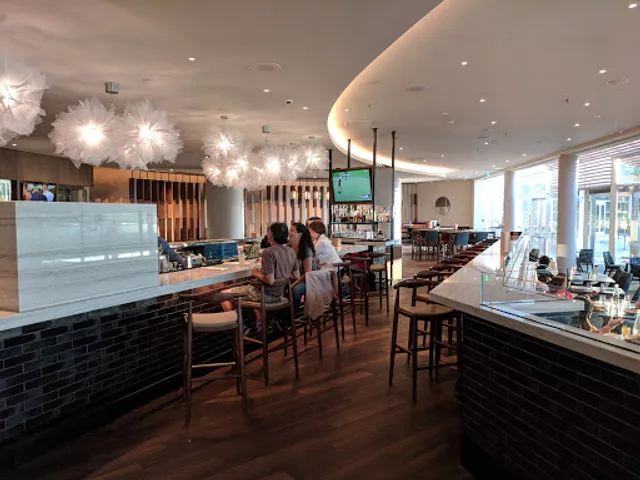 Waterside Grill + Lounge