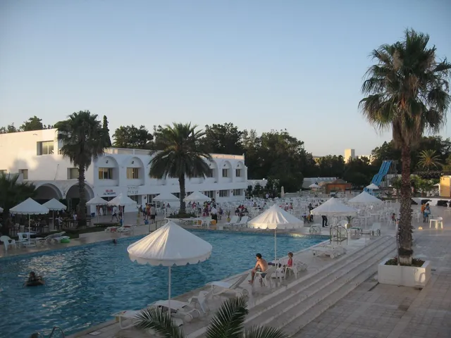 Hotel El Bousten فندق البستان