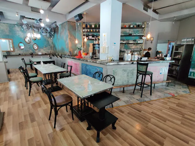 Αγκαλίτσας και στα Λαδάδικα