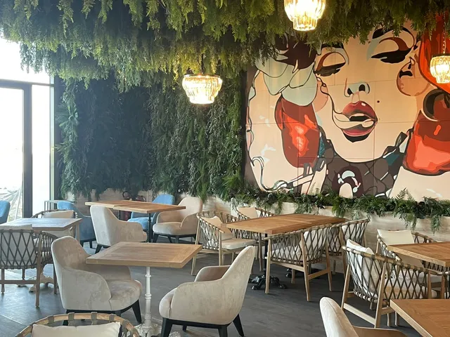 Estabena Cafe & Restaurant