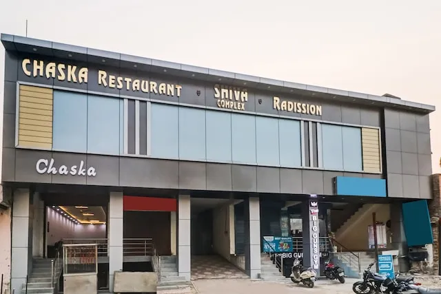 Flagship Hotel Raddision Pink