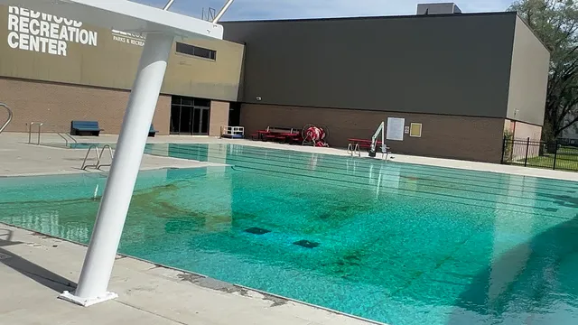 Redwood Recreation Swimming Pool