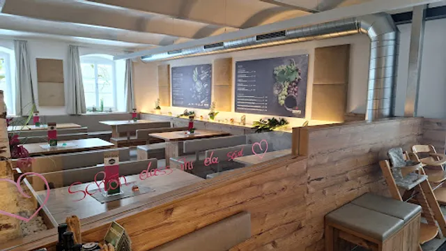 RAFFAEL's Restaurant Bar