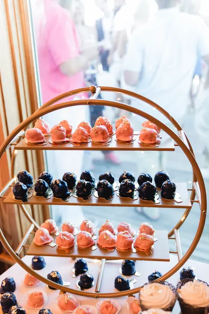 Hollys creative Confections