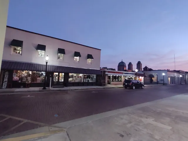 Gigi's gifts galore & more