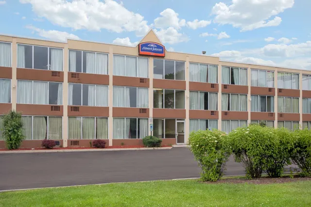 Howard Johnson by Wyndham Addison