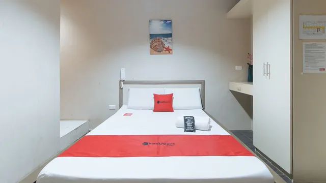 RedDoorz @ Bridgeway Hotel Tuguegarao City