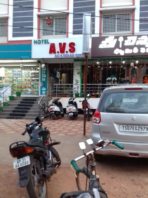 OYO Flagship 9930 Hotel Avs Residency