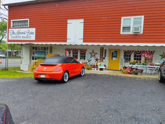 The Harvest Barn Country Market