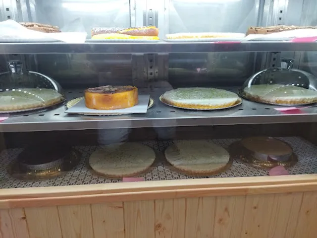 Cake Market by Maria