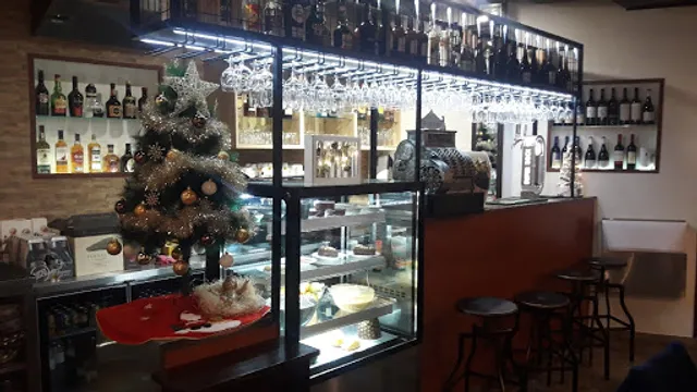 Restaurante & Grill da Parede