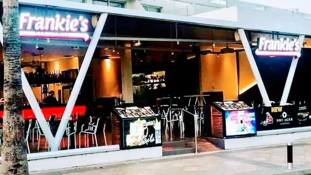 Frankie's Bar and Grill