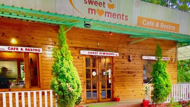 Sweet Moments Cafe & Restro
