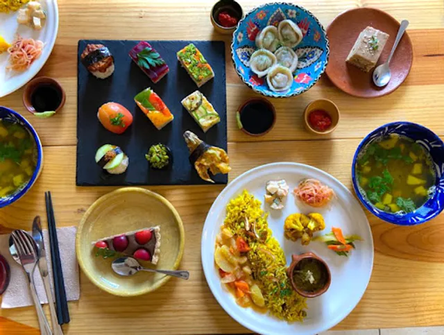 Viriditas Cocina Vegan sushi restaurant