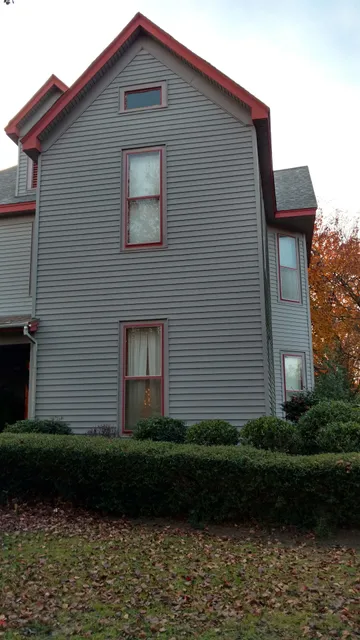 Bridges-Hall Manor Bed and Breakfast