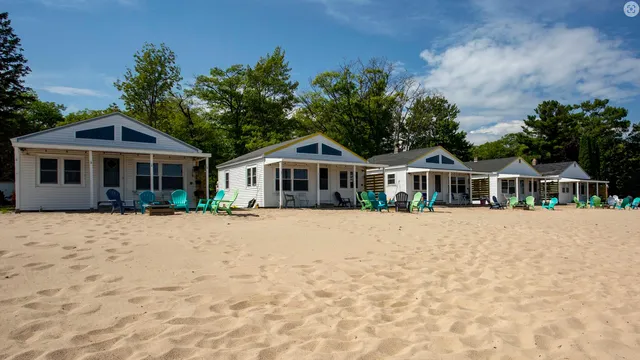 Enjoy Unique Stays - Lake Huron Cottages
